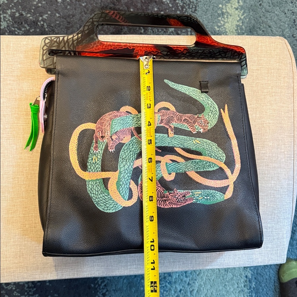 Min & Mon Black Bag with Vibrant Snake Design - Picture 16 of 16